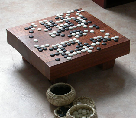 goban - plansza do gry i pojemniki na kamienie