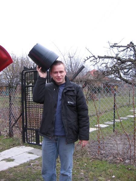 ukłon z czapeczką.jpg