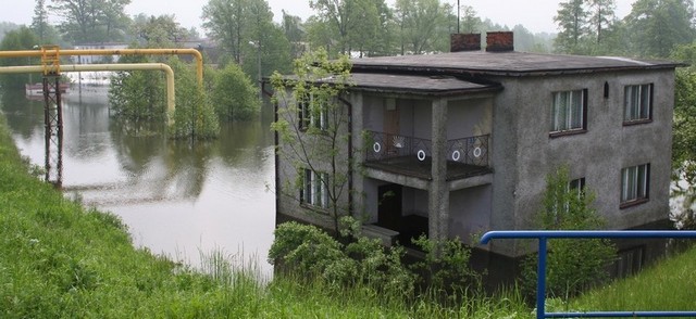 Tu woda byla na poziomie parapetów okiennych.