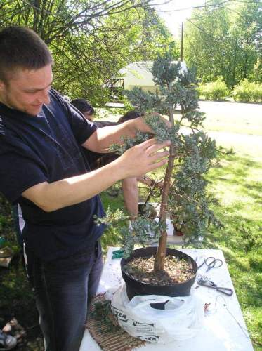 Autor w trakcie drutowania