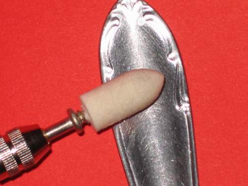 zmienna koĂącĂłwka frezarki, na zdjĂŞciu polerowanie ÂłyÂżeczki, heh