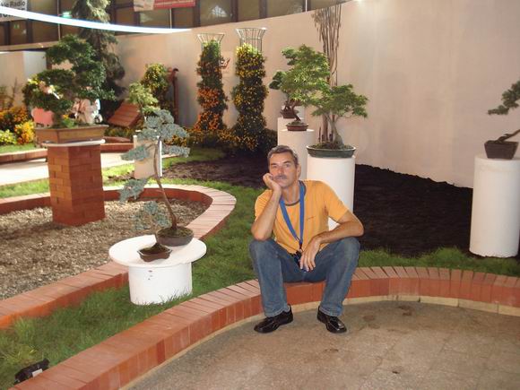 Tutaj pilnujĂŞ naszych (Bolasa i mojego) jaÂłowcĂłw.