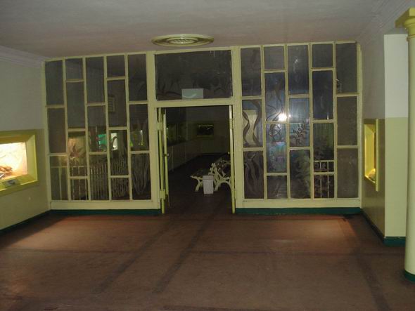 WejÂście do "naszego" pomieszczenia.