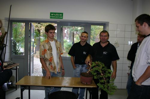 14 - fotka kiepska bo nie oddajÂąca ruchu pnia.JPG